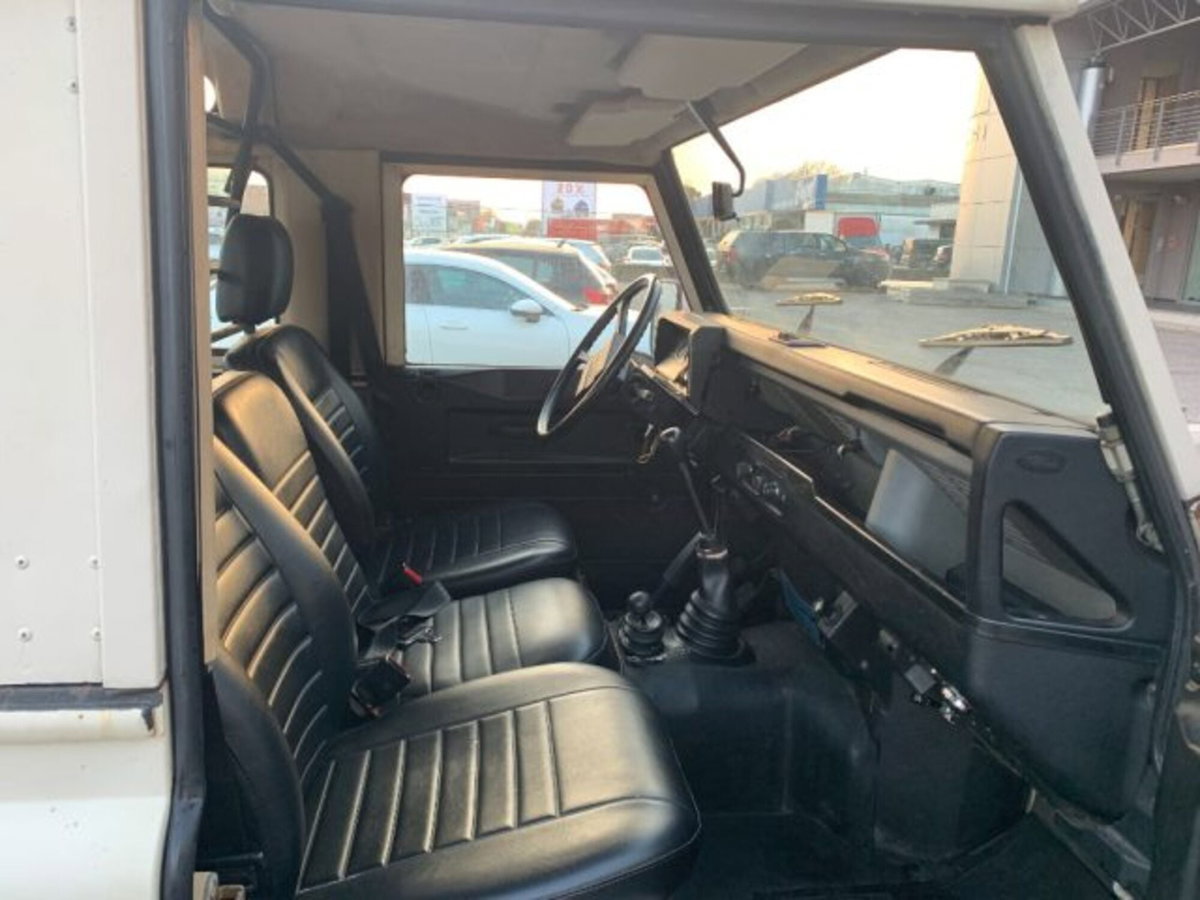 Land Rover Defender 90 2.5 Td5 Station Wagon County (6)