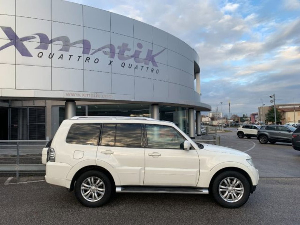 Mitsubishi Pajero 3.2 DI-D 16V aut. 5p. Instyle DPF (2)