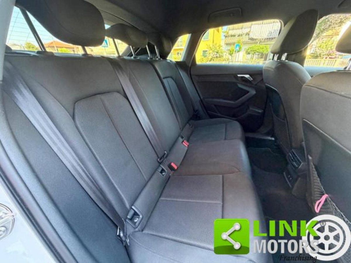 Audi A3 Sportback 30 g-tron S tronic Business Advanced (15)