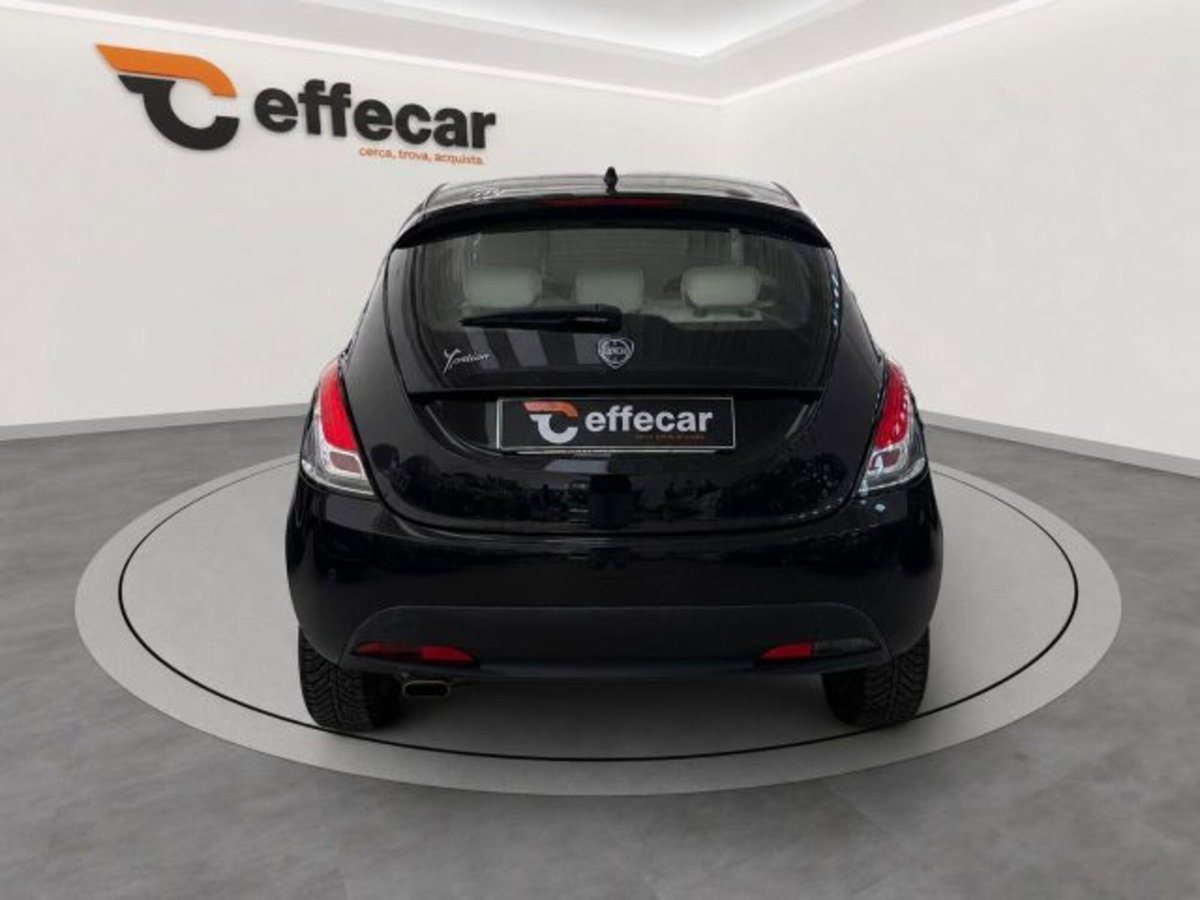 Lancia Ypsilon 1.2 69 CV 5 porte GPL Ecochic Gold (4)