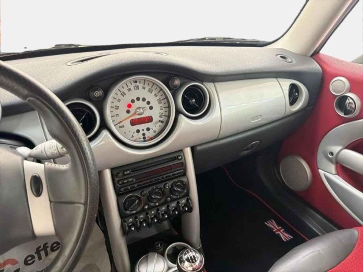 MINI Mini 1.6 16V Cooper (10)