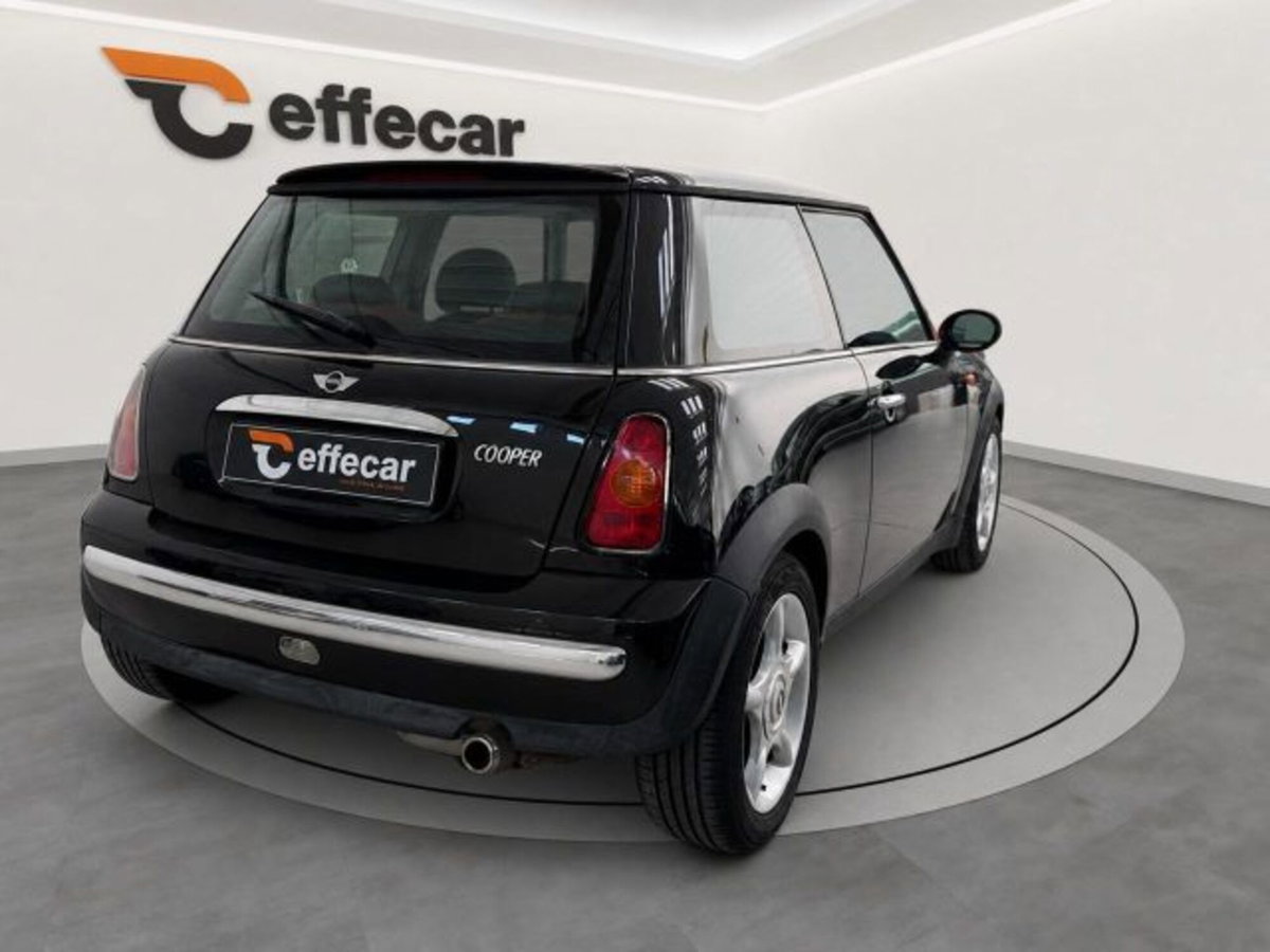 MINI Mini 1.6 16V Cooper (6)