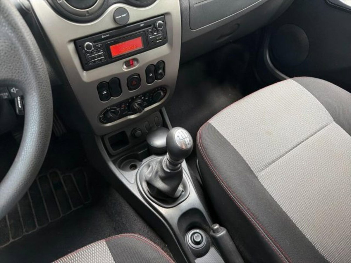 Dacia Duster 1.5 dCi 110CV 4x2 Lauréate (11)