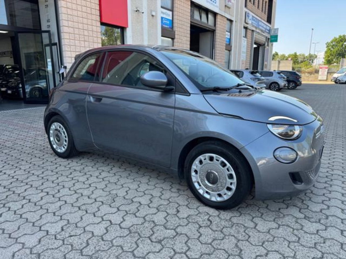 Fiat 500e Passion Berlina 42 kWh (2)