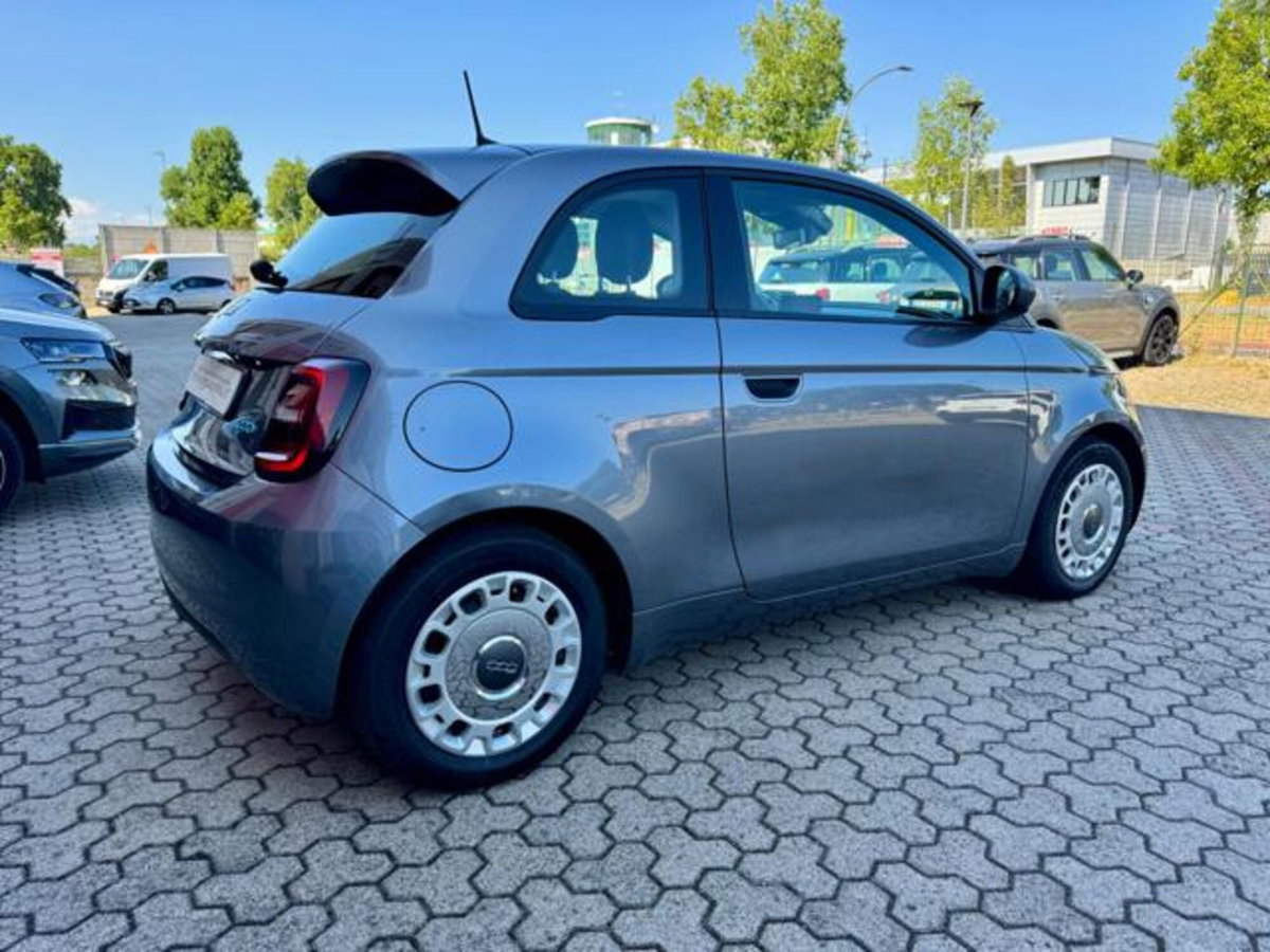 Fiat 500e Passion Berlina 42 kWh (4)