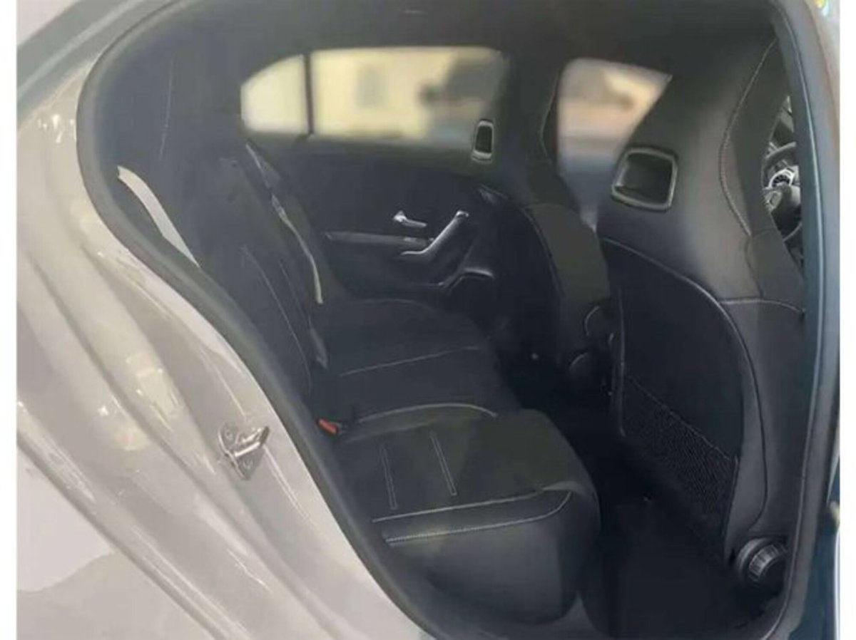 Mercedes-Benz Classe A Sedan 250 Automatic 4Matic 4p. Premium (11)