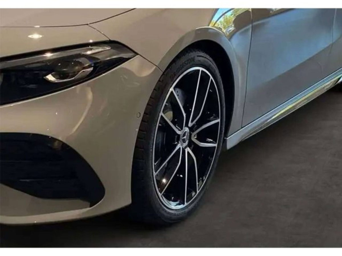 Mercedes-Benz Classe A Sedan 250 Automatic 4Matic 4p. Premium (6)