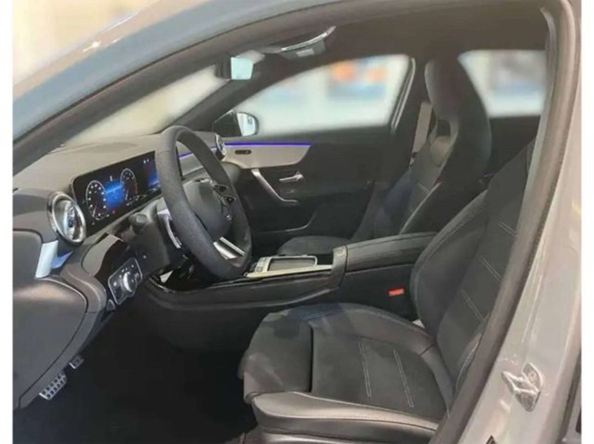 Mercedes-Benz Classe A Sedan 250 Automatic 4Matic 4p. Premium (7)