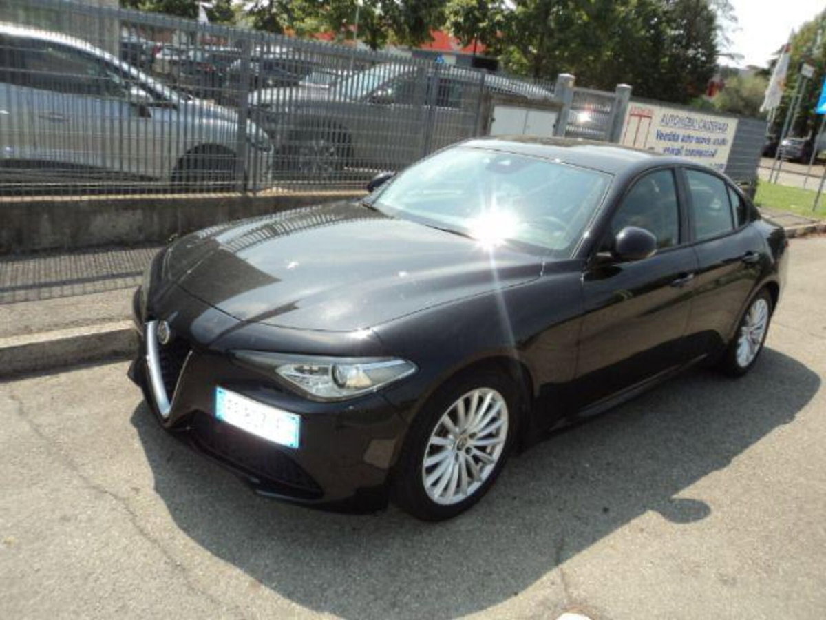 Alfa Romeo Giulia 2.2 Turbodiesel 180 CV AT8 Super (2)