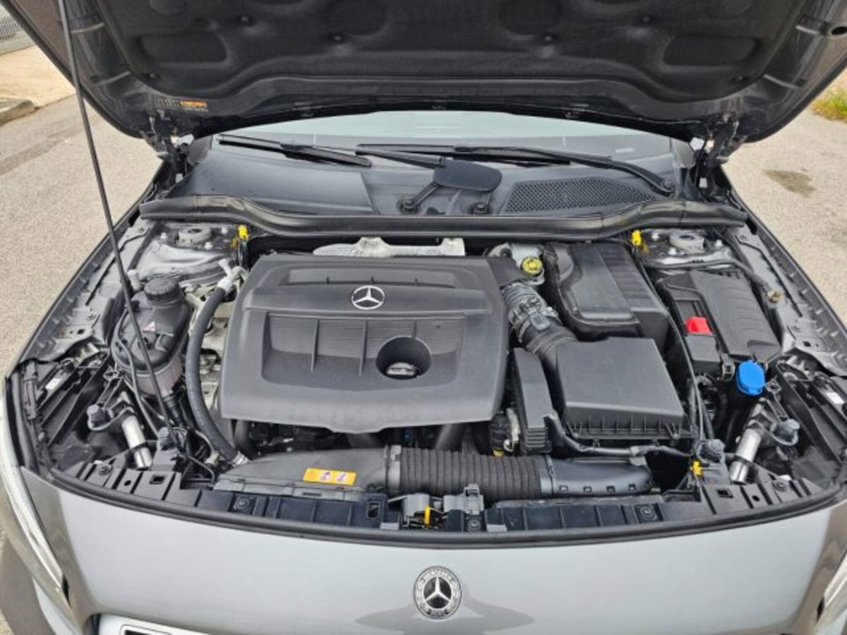 Mercedes-Benz GLA SUV 180 d Automatic Business (10)