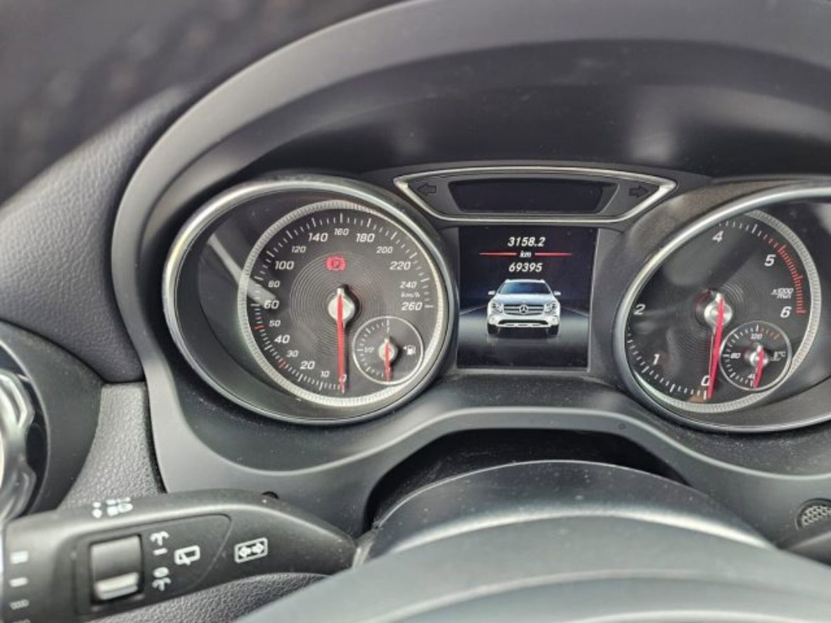Mercedes-Benz GLA SUV 180 d Automatic Business (16)