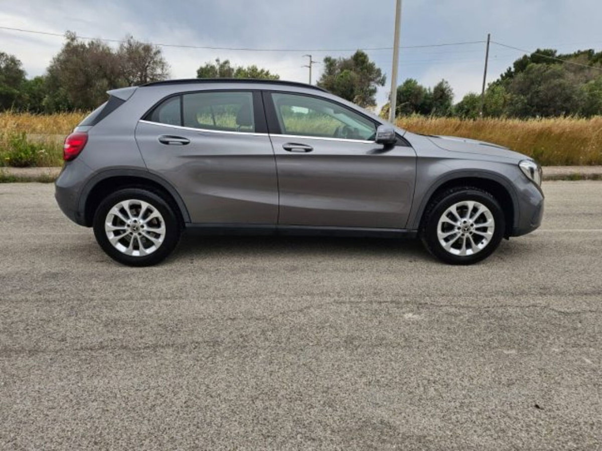 Mercedes-Benz GLA SUV 180 d Automatic Business (4)