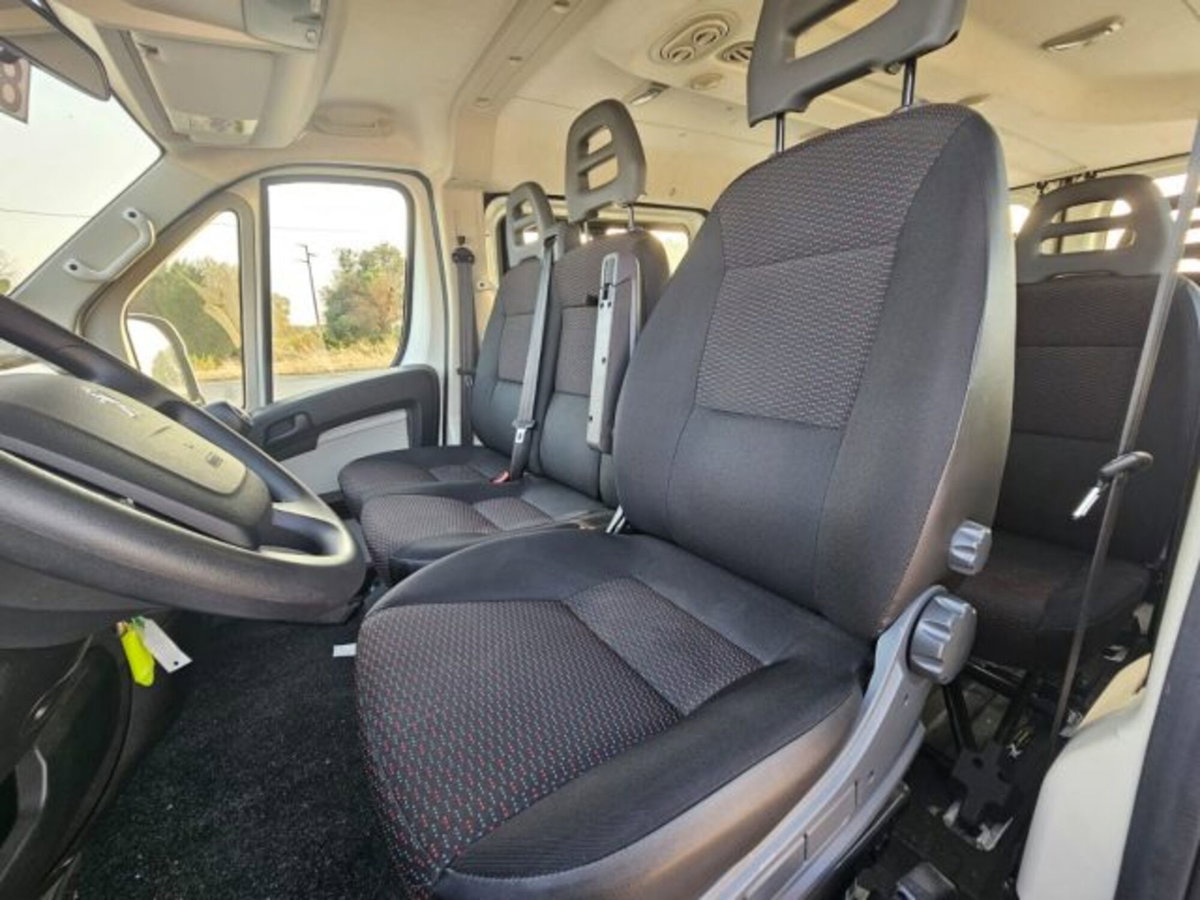 Peugeot Boxer Furgone 330 2.0 BlueHDi/110CV FAP PC-TN Combi Comfort (13)