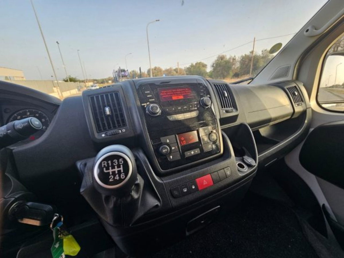 Peugeot Boxer Furgone 330 2.0 BlueHDi/110CV FAP PC-TN Combi Comfort (15)