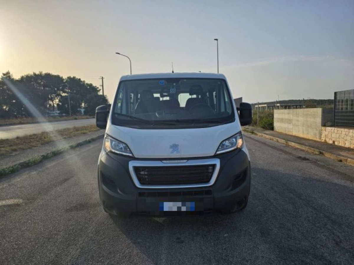 Peugeot Boxer Furgone 330 2.0 BlueHDi/110CV FAP PC-TN Combi Comfort (2)