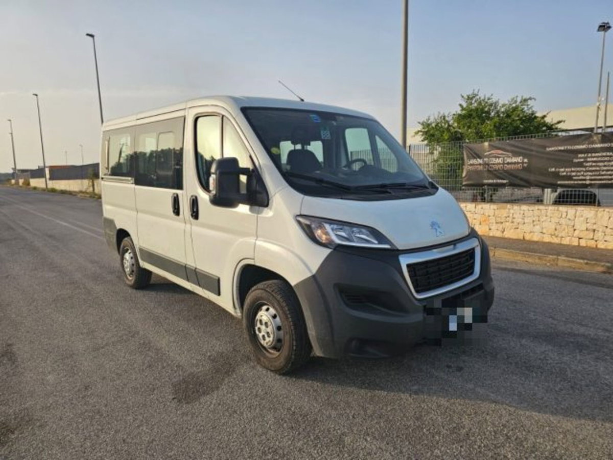 Peugeot Boxer Furgone 330 2.0 BlueHDi/110CV FAP PC-TN Combi Comfort (3)