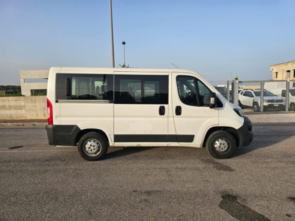 Peugeot Boxer Furgone 330 2.0 BlueHDi/110CV FAP PC-TN Combi Comfort (5)