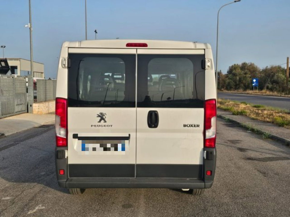 Peugeot Boxer Furgone 330 2.0 BlueHDi/110CV FAP PC-TN Combi Comfort (7)