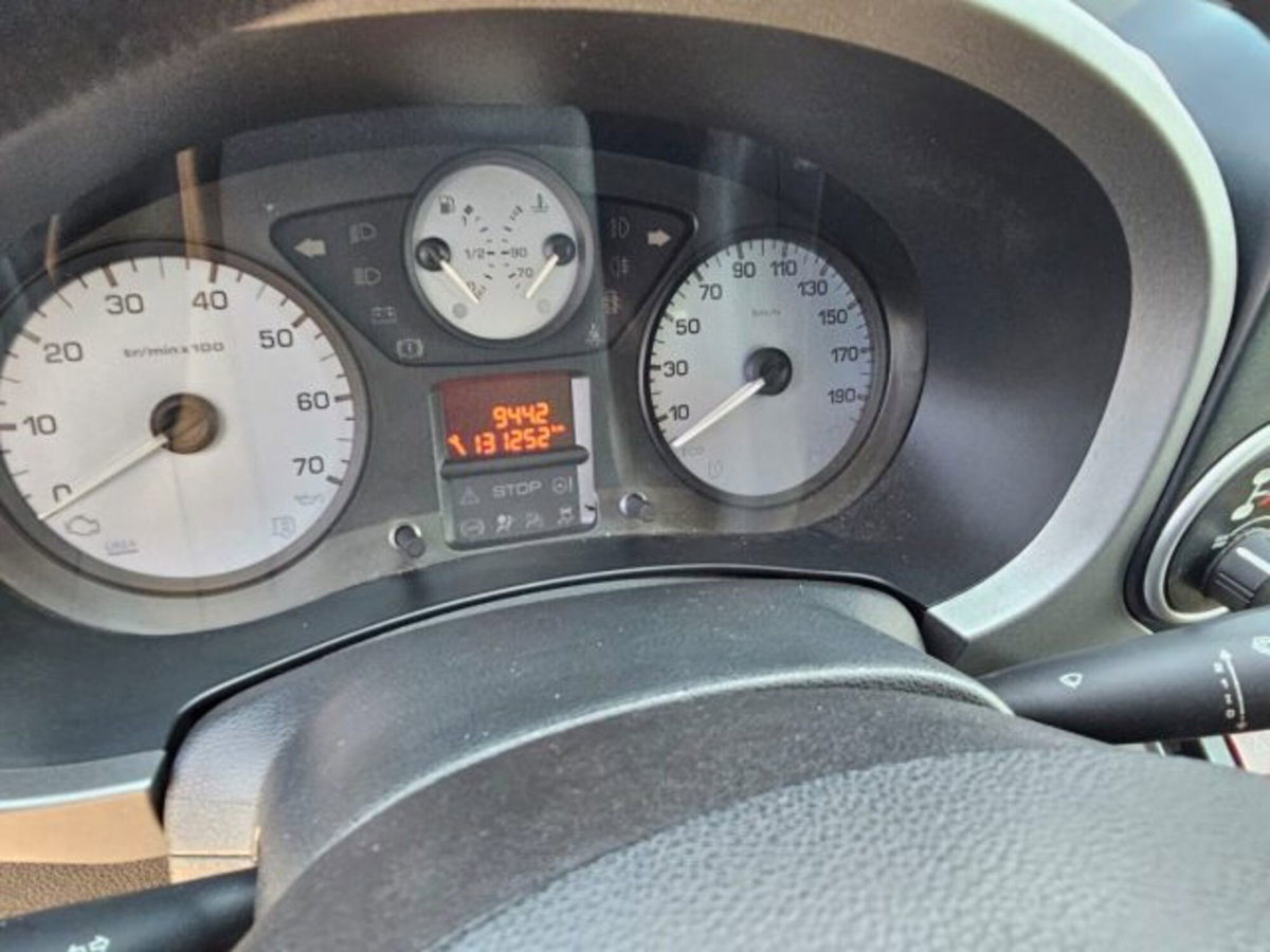 Peugeot Partner BlueHDi 100 4x4 Active Traction Control (18)