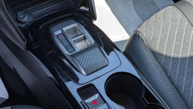 Peugeot 208 50 kWh Allure (12)