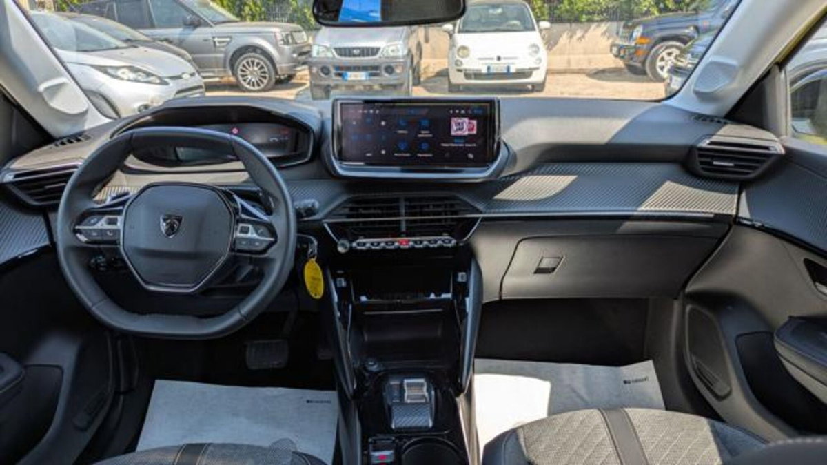 Peugeot 208 50 kWh Allure (7)
