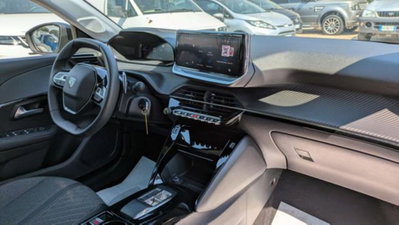 Peugeot 208 50 kWh Allure (8)