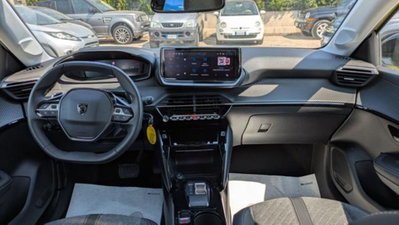 Peugeot 208 50 kWh Allure (7)