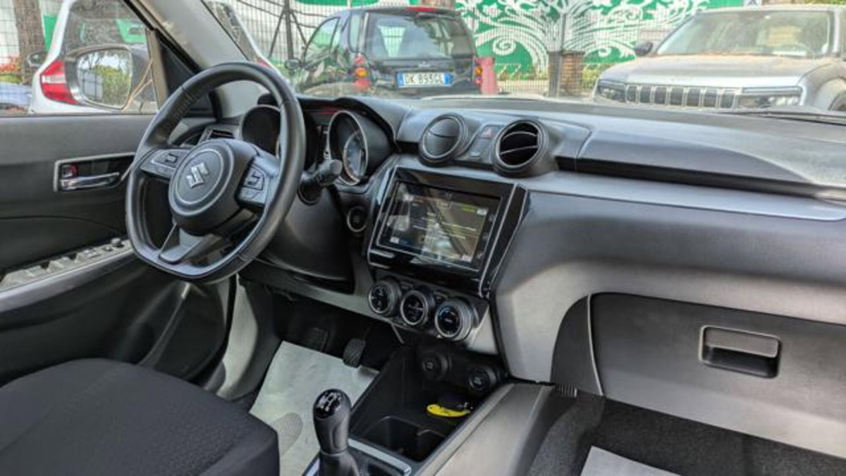 Suzuki Swift 1.2 Hybrid Cool (8)