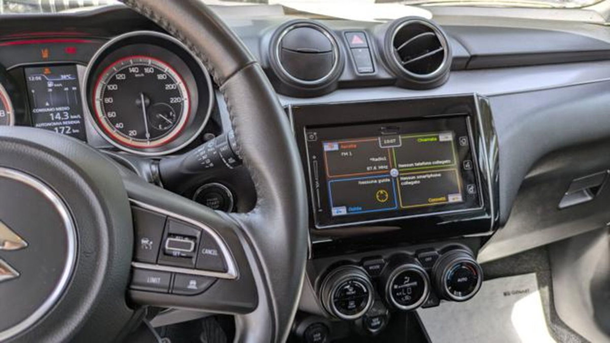 Suzuki Swift 1.2 Hybrid Cool (13)