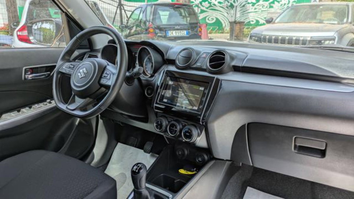 Suzuki Swift 1.2 Hybrid Cool (8)