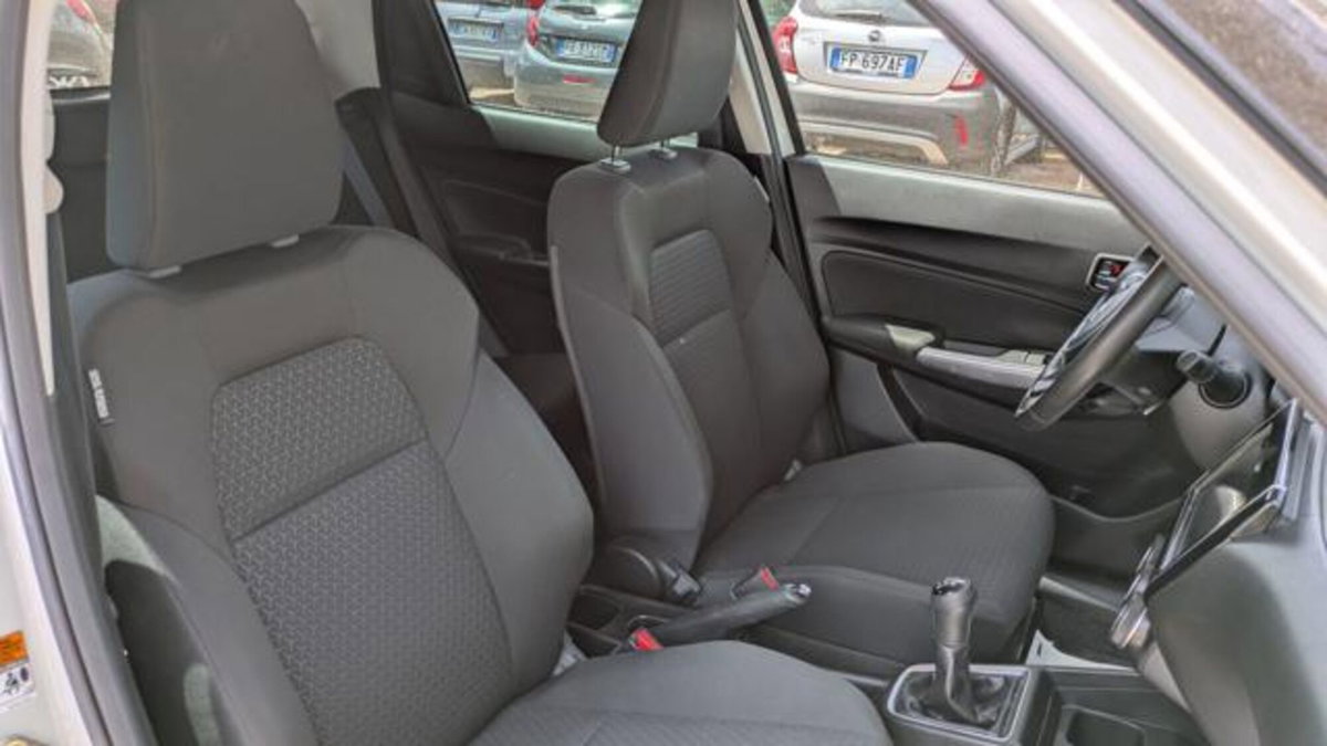 Suzuki Swift 1.2 Hybrid Cool (9)