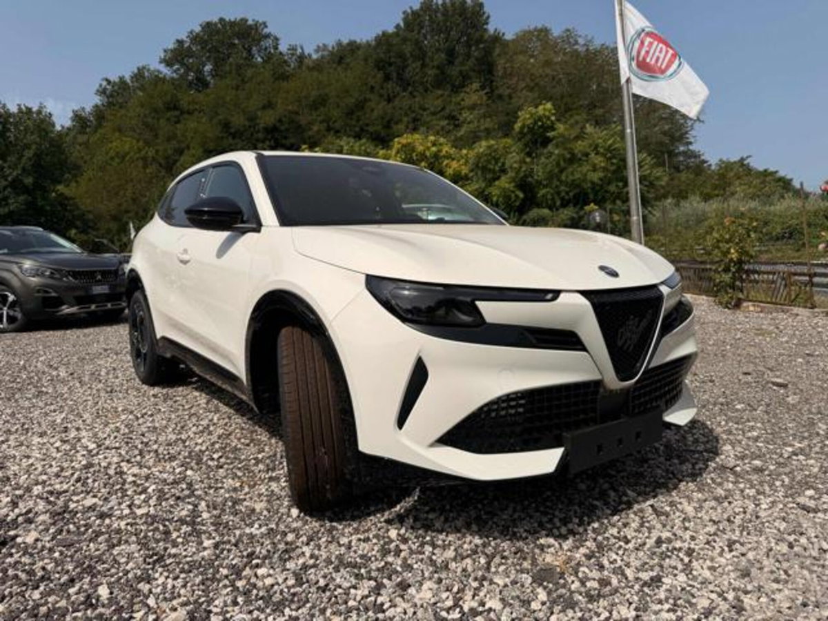 Alfa Romeo Junior 1.2 ibrida Ti 145cv edct6