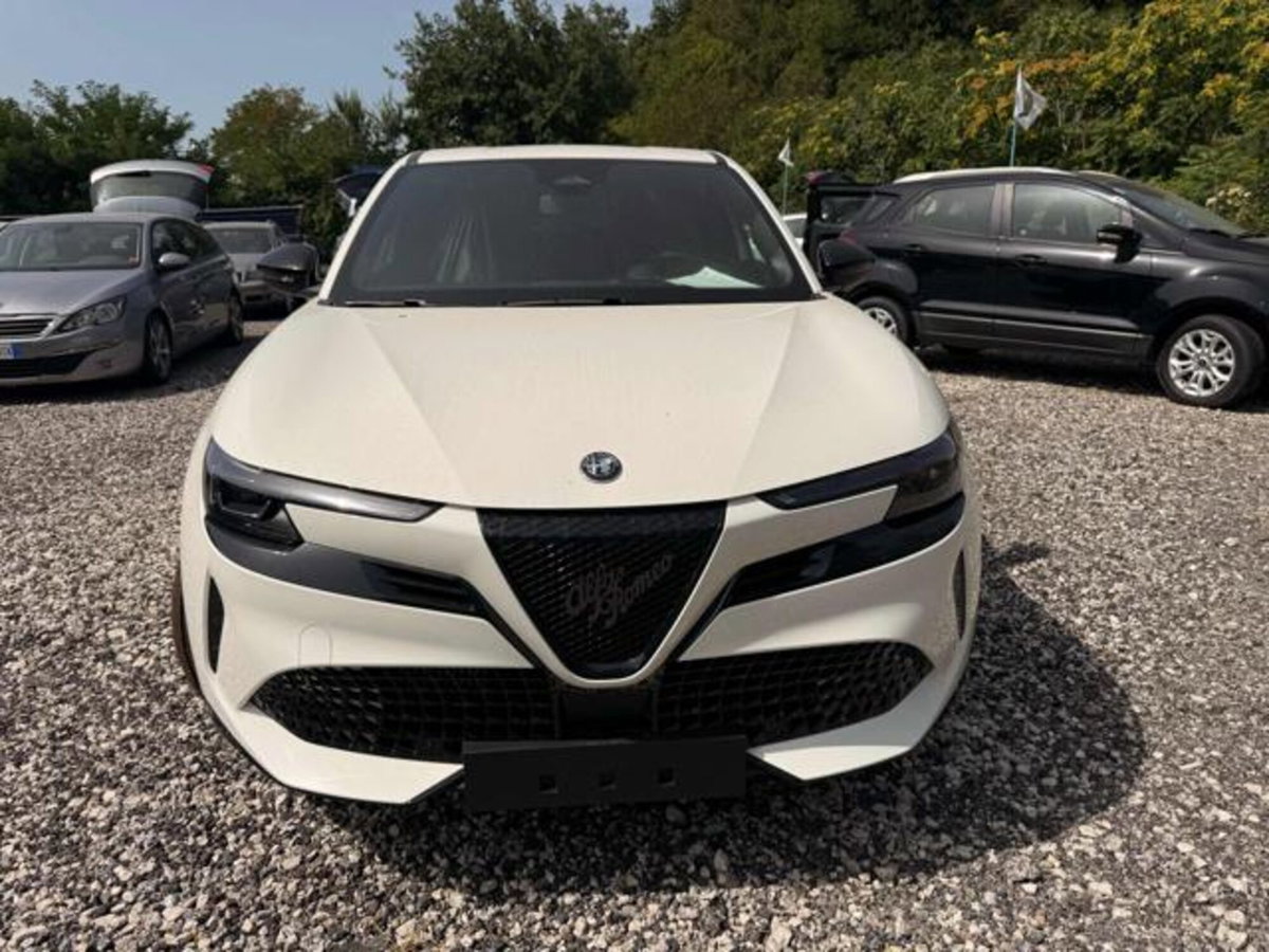 Alfa Romeo Junior 1.2 ibrida Ti 145cv edct6 (2)