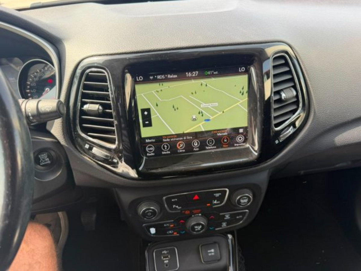 Jeep Compass 1.6 Multijet II 2WD Limited (13)