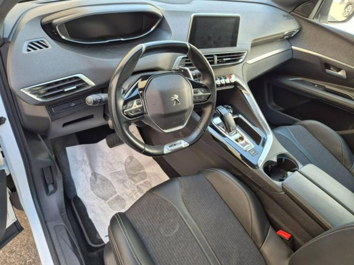 Peugeot 3008 BlueHDi 130 S&S EAT8 GT Line (10)