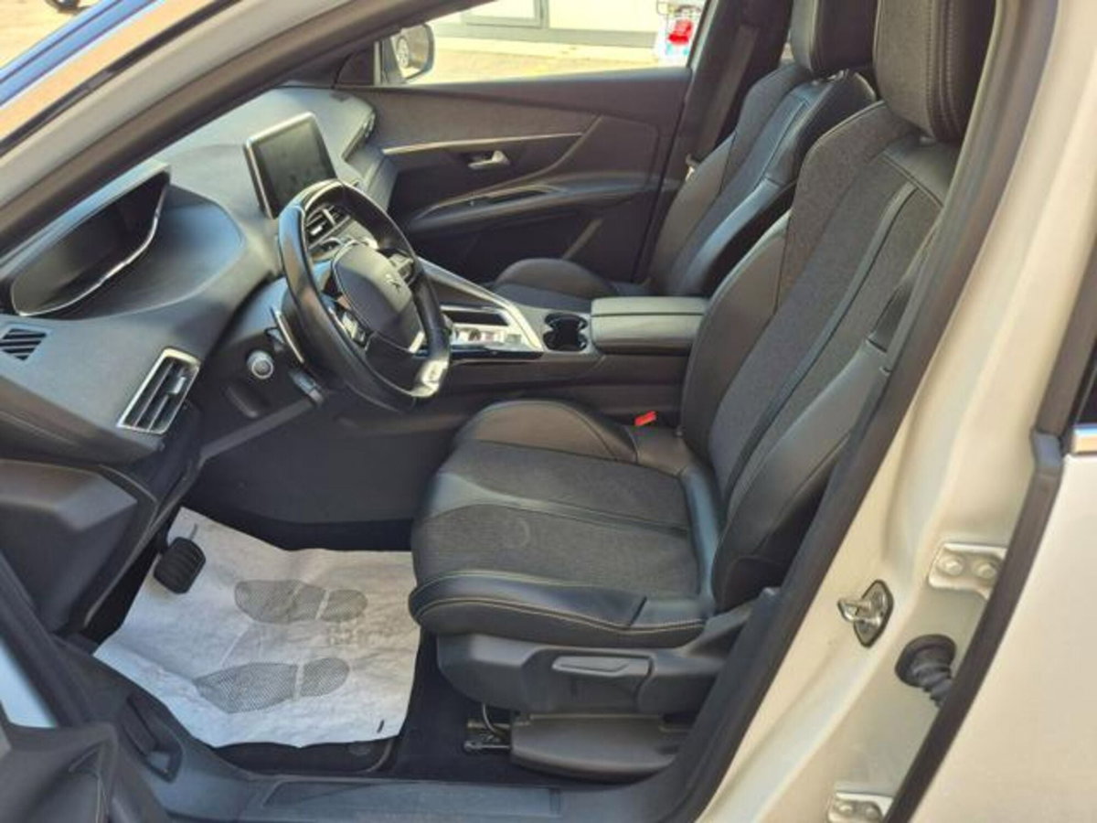 Peugeot 3008 BlueHDi 130 S&S EAT8 GT Line (9)