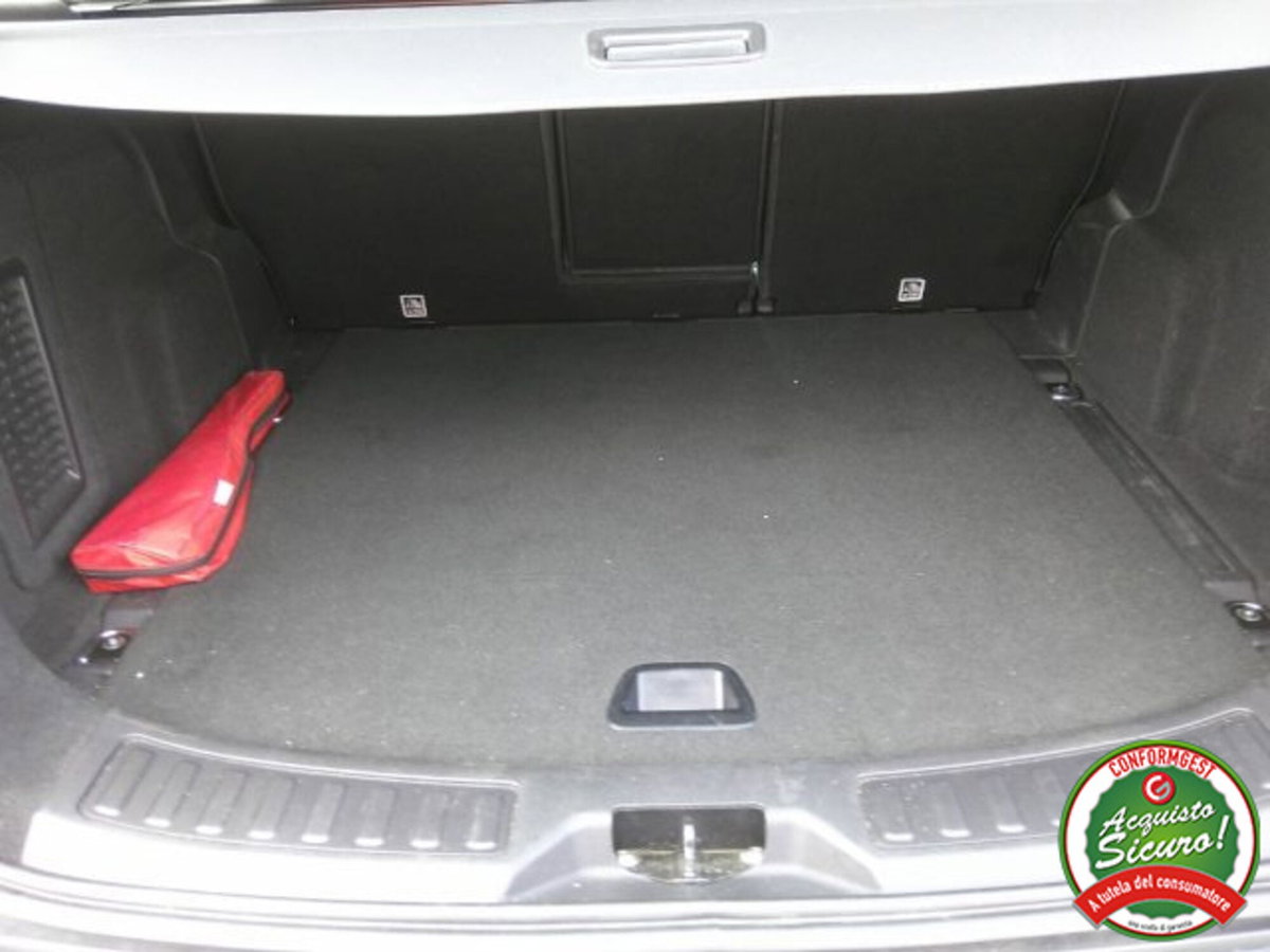 Land Rover Discovery Sport 2.0 TD4 180 CV SE (11)