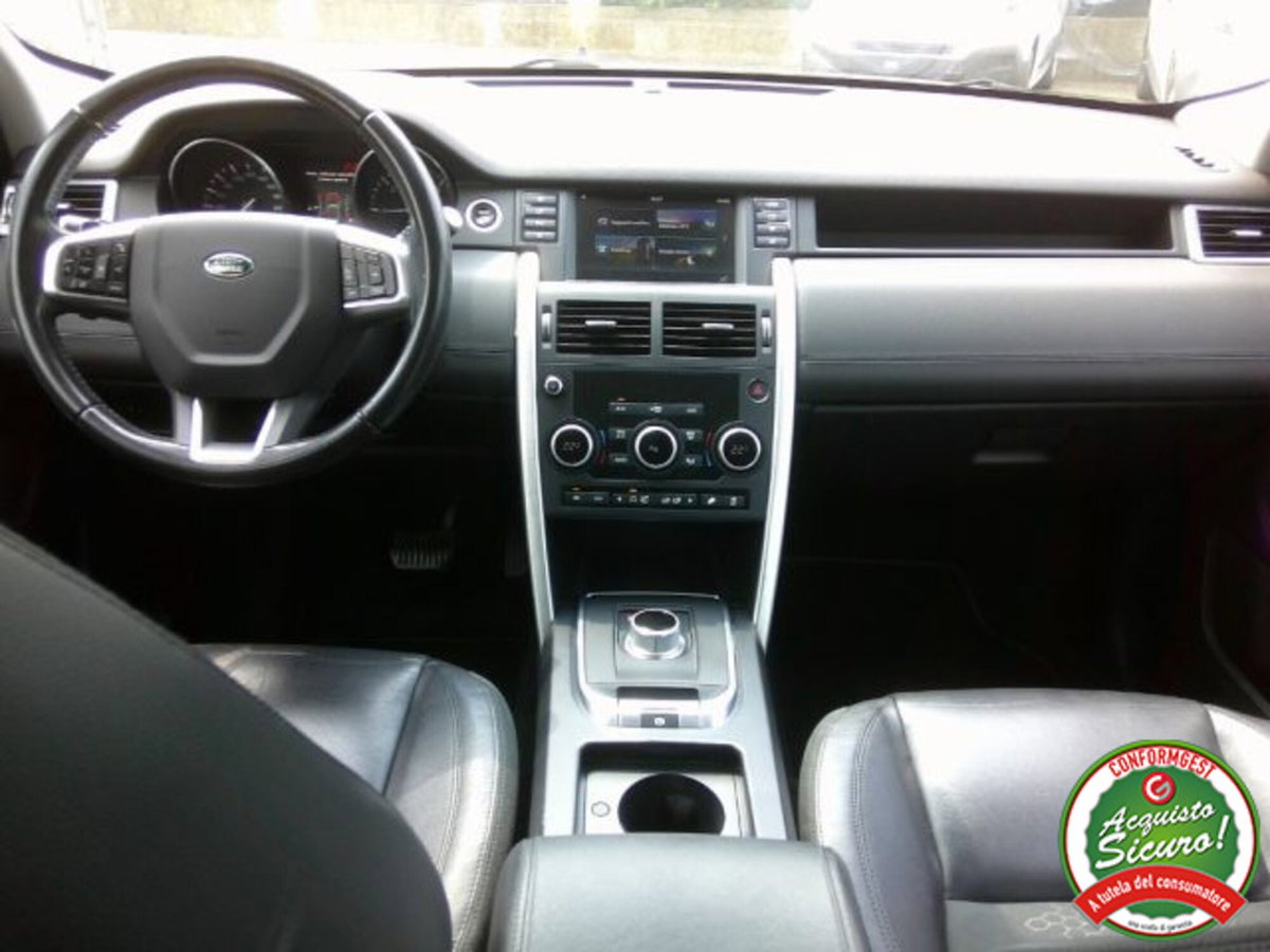 Land Rover Discovery Sport 2.0 TD4 180 CV SE (15)