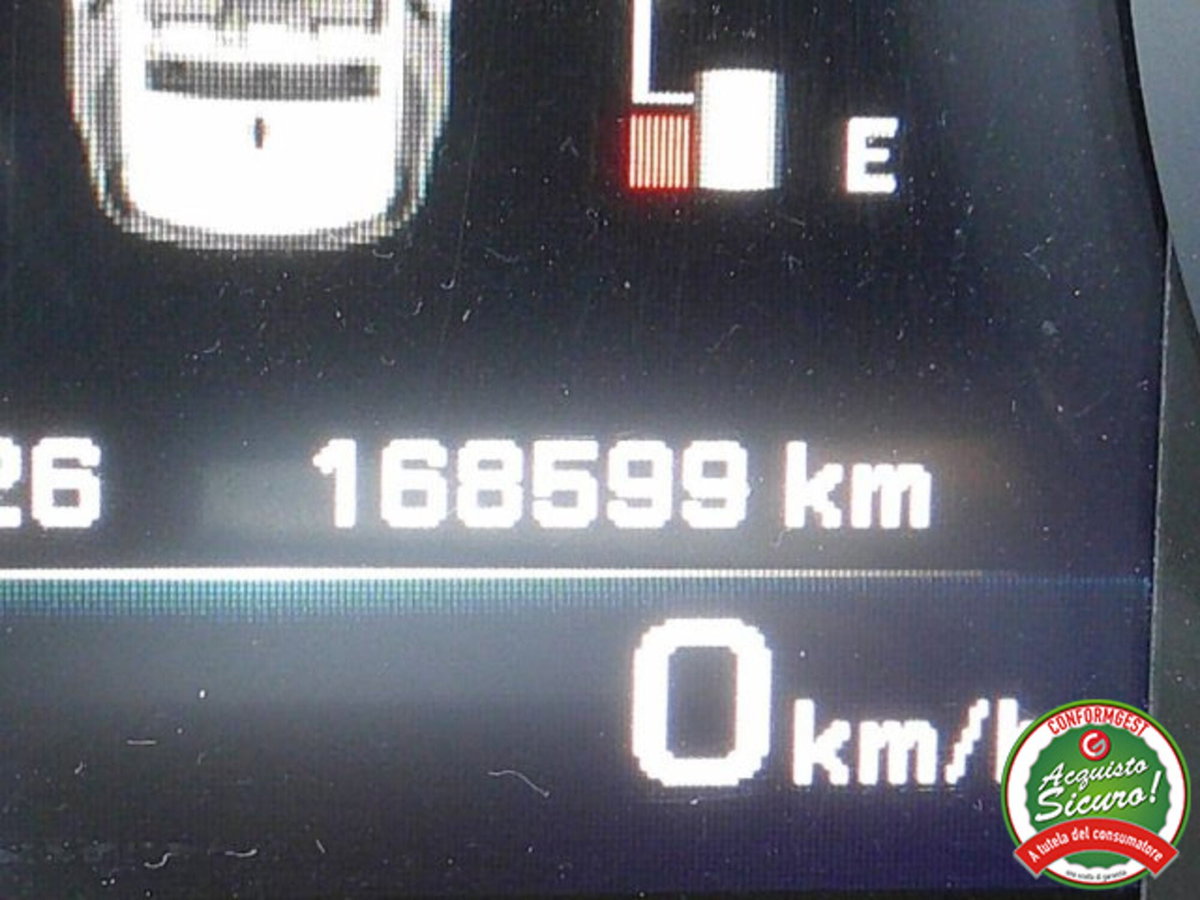 Land Rover Discovery Sport 2.0 TD4 180 CV SE (16)