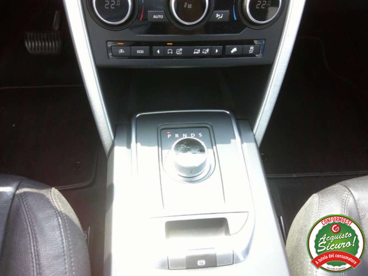 Land Rover Discovery Sport 2.0 TD4 180 CV SE (18)