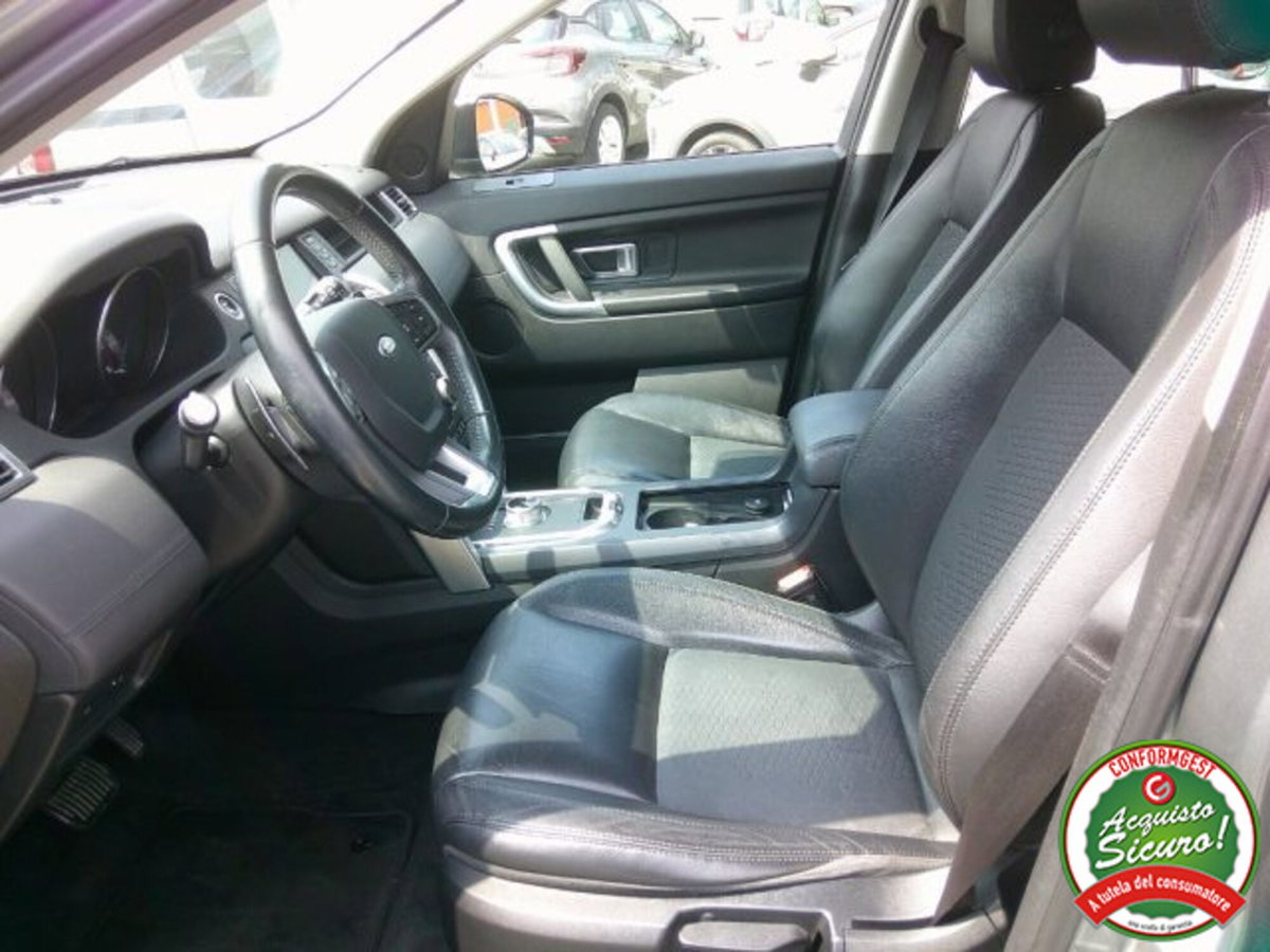 Land Rover Discovery Sport 2.0 TD4 180 CV SE (9)