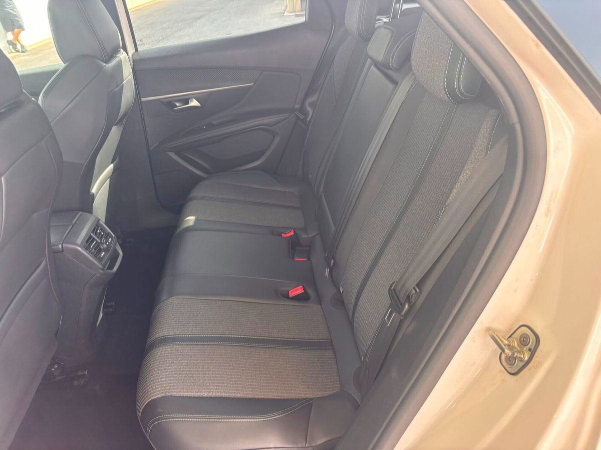 Peugeot 3008 BlueHDi 130 S&S EAT8 Allure Pack (7)