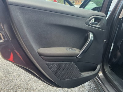 Peugeot 2008 100 Allure (16)