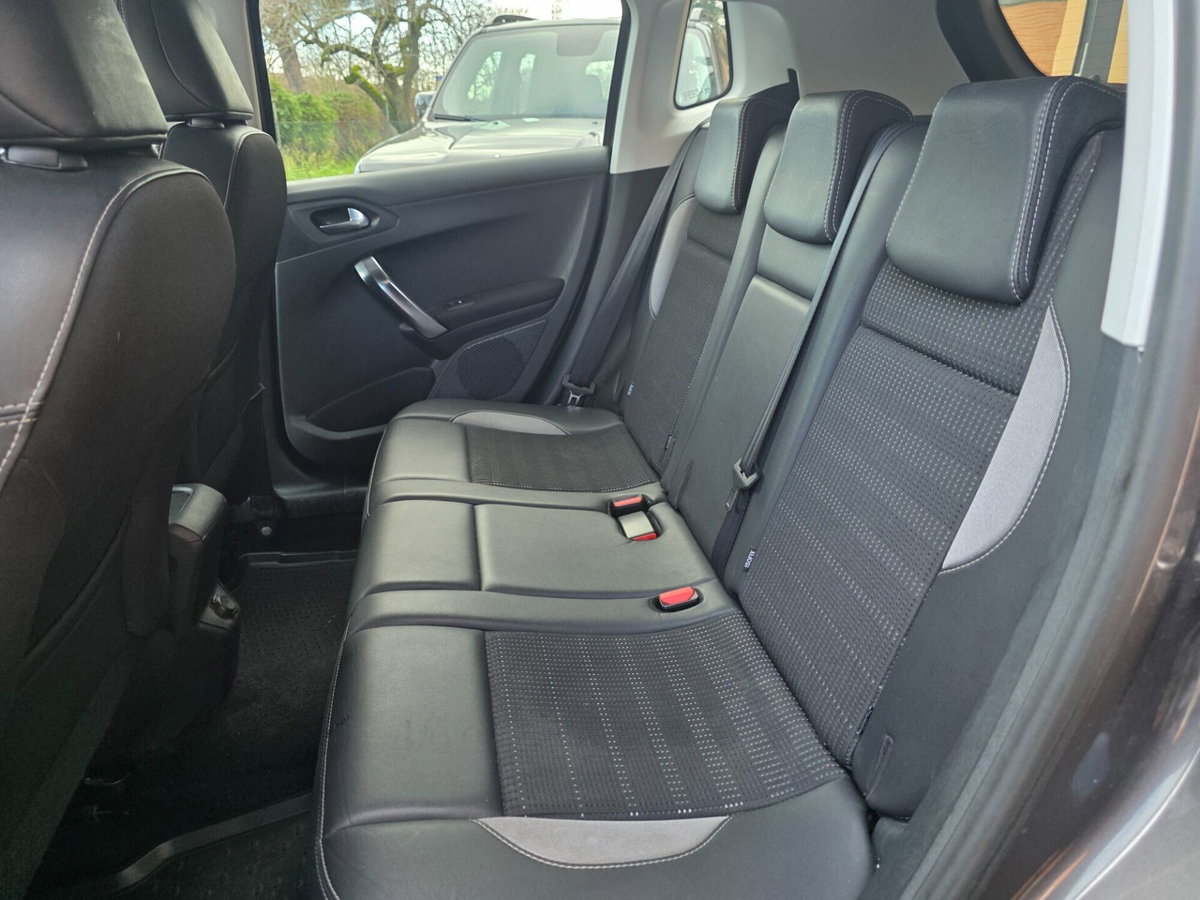 Peugeot 2008 100 Allure (17)