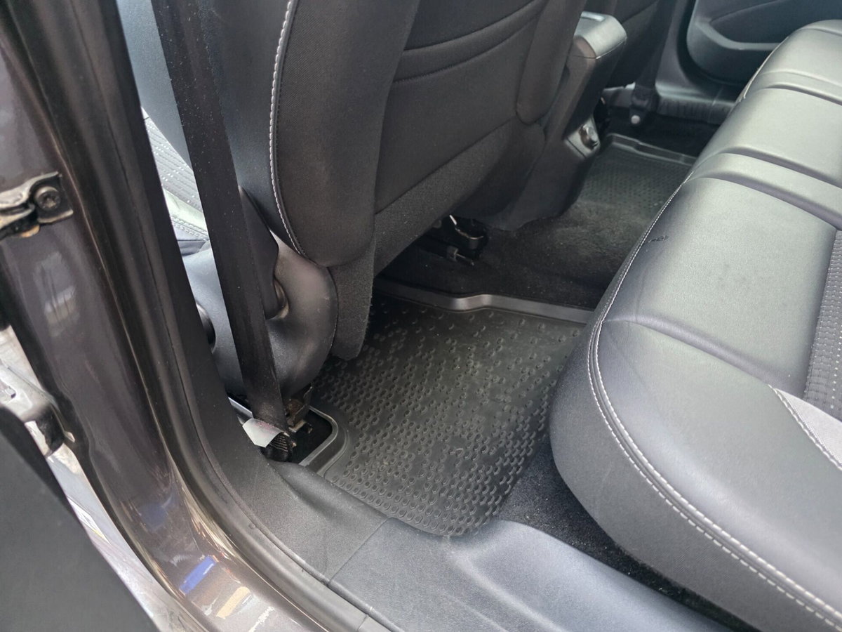 Peugeot 2008 100 Allure (18)