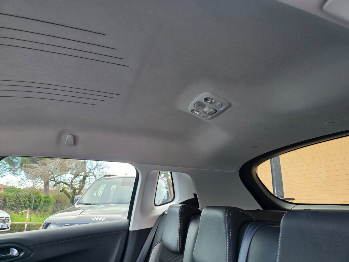 Peugeot 2008 100 Allure (19)