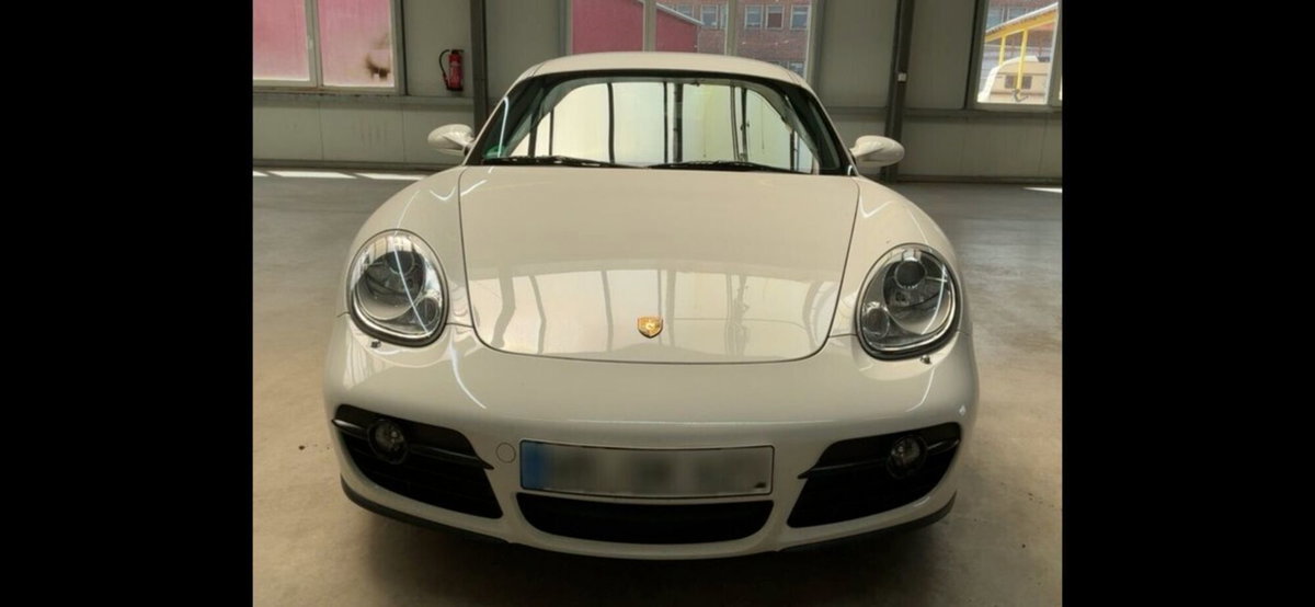 Porsche Cayman 2.7 (2)