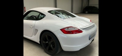 Porsche Cayman 2.7 (5)
