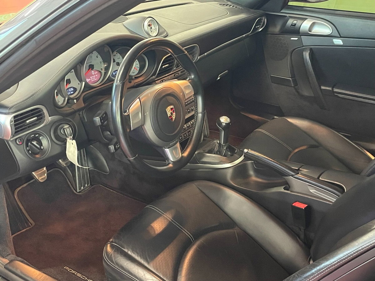 Porsche 911 Coupé Carrera 4S (9)