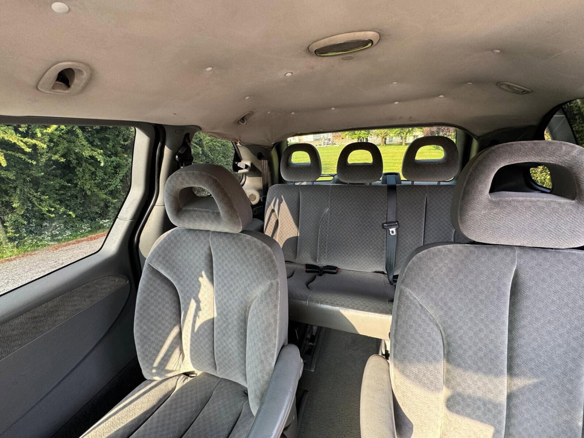 Chrysler Voyager 2.8 CRD cat LX Leather Auto (11)